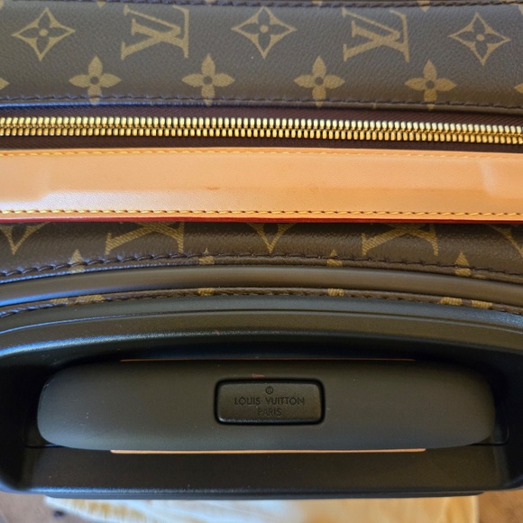 Louis Vuitton  Zephyr 55 Suitcase - Picture 12 of 16